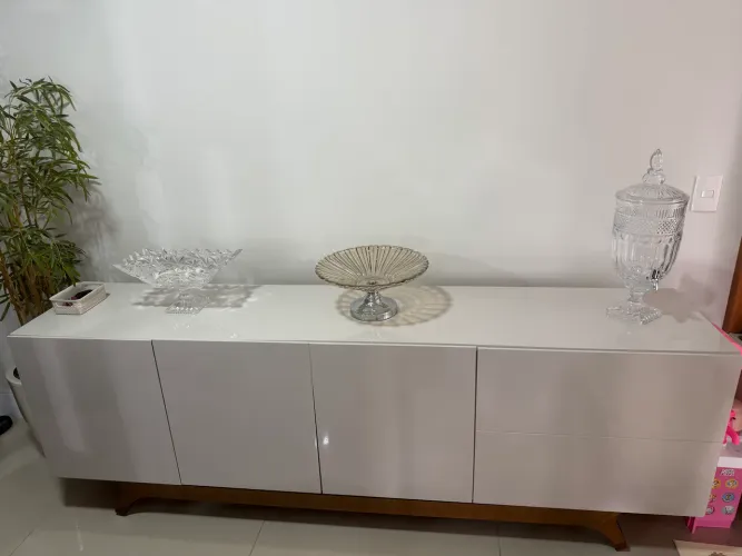 Armário para sala de jantar em ótimo estado