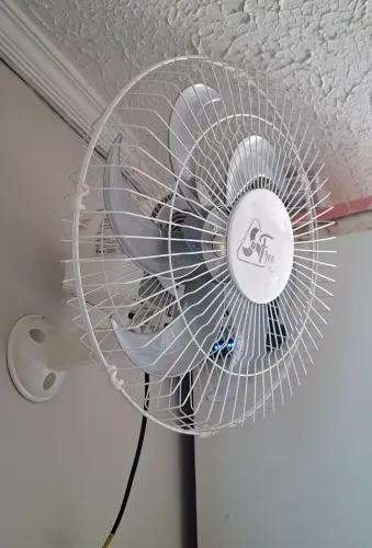 Ventilador de Parede Delta Free 40cm com 6 Pás Bivolt 140w Venti-Delta Branco