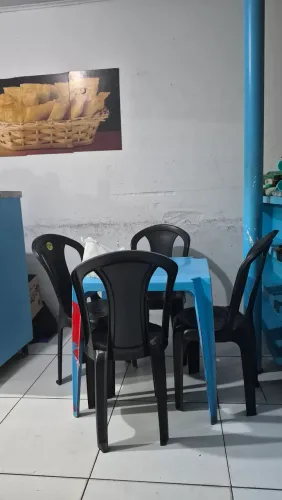 Conjunto de mesas e cadeiras para lanchonete