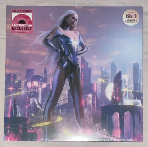 LP Paris Hilton - Infinite Icon UO (Urban Outfitters Exclusive)