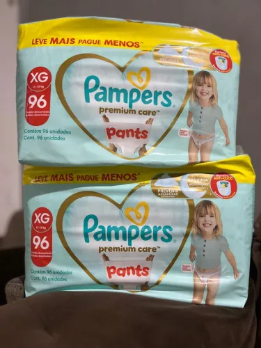 Fraldas Pampers premium care