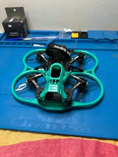 Drone Fpv sub250 dollyfly v2 sem sistema de video