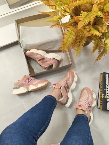Tênis New Balance feminino rosa bem confortável 