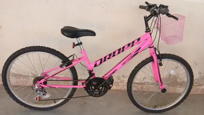 BICICLETA SEMI NOVA, USADA APENAS 4X. DE MARCHA, ARO 24, TENHO NOTA FISCAL 