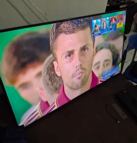 Smart TV 50" Samsung Crystal 4K UHD (Modelo 2025) - Estado de Nova!