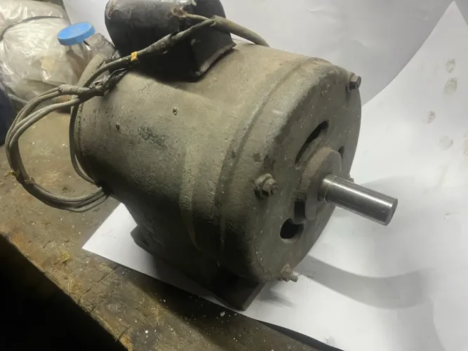 Vendo motor elétrico mono 220V