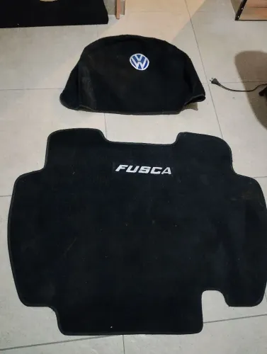Acessórios para Fusca carpetes e tampão 