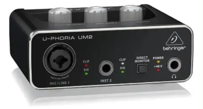Interface de Áudio Behringer U-Phoria UM2