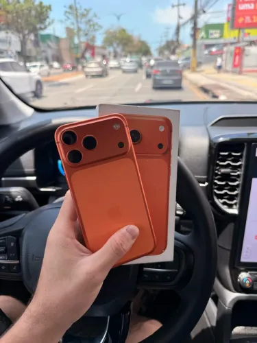 iPhone 17 Pro Max - Laranja