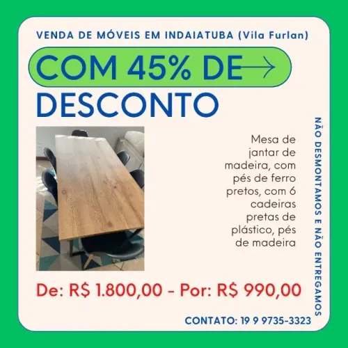 Mesa de jantar de madeira, com pés de ferro pretos, com 6 cadeiras pretas de plástico, pés