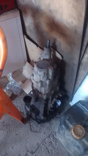 Vendo motor e caixa de macha