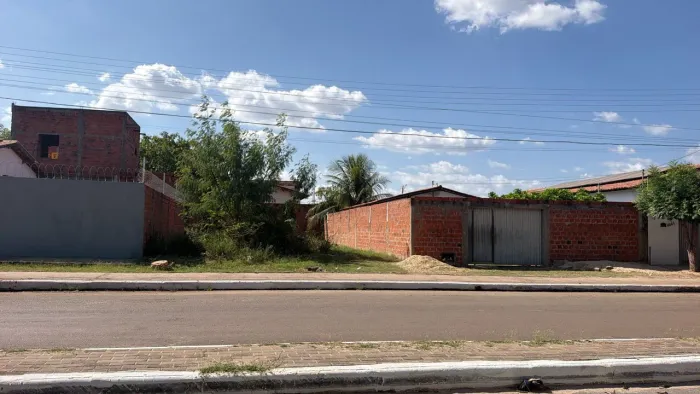 Casas em Altos e Demerval Lobão