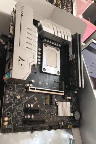 Kit LGA 1700 Intel i5-13600KF, B760M, 32GB DDR4-3200