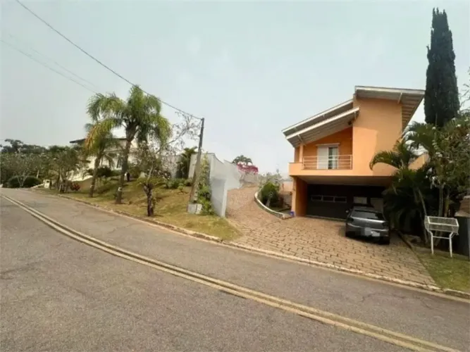 Casa a venda no Condomínio fechado Delle Stelle