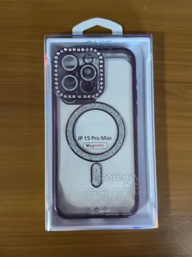 Capinha MagSafe Strass com Brilho iPhone 15 Pro Max