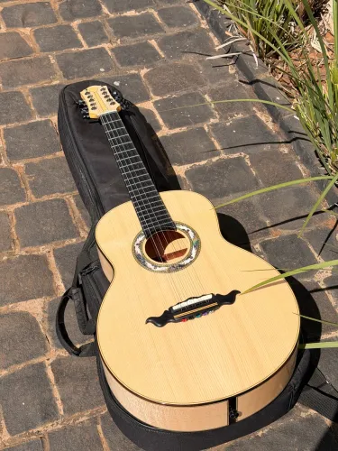 Viola de Maple