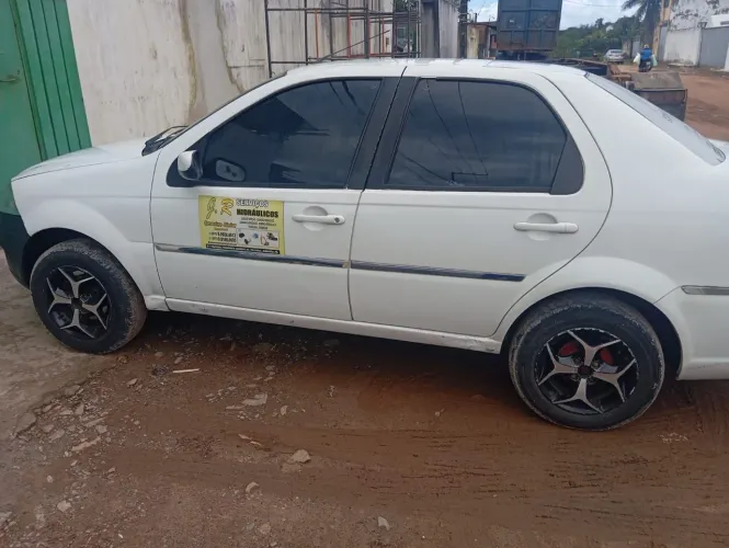 Fiat Siena Tetrafuel 1.4 MPI Fire Flex 8V 4P 2010