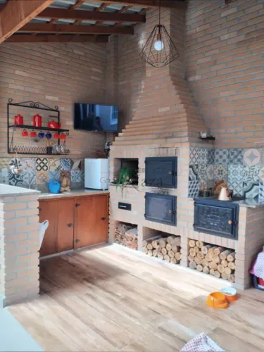 Casa Sobrado - Jardim Ismênia - 4 Dormitórios - 220m².