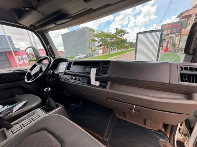 VW 11.180 Ano 2019 em ótimo estado