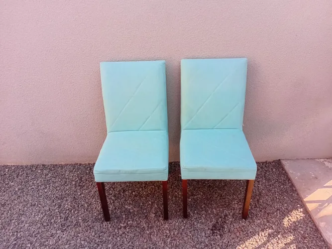 02 Cadeiras para mesa de jantar