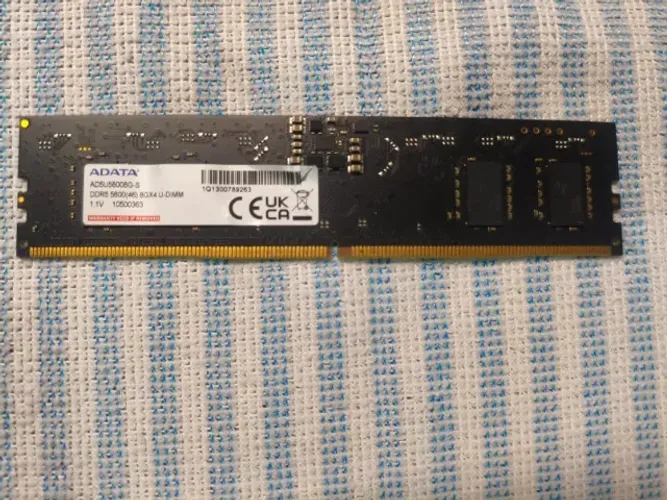 Memória ADATA 8GB DDR5 5600 Desktop *Defeito*