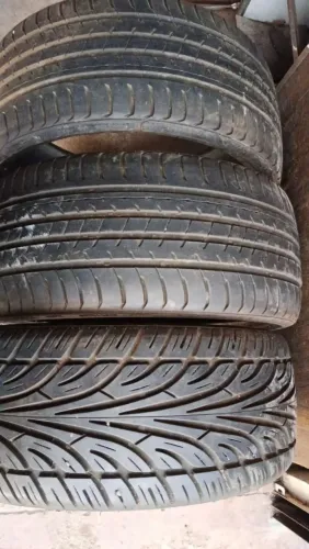 3 Pneus 225/30 R20