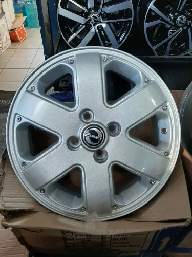 Rodas Aro 15 Parati Track & Field 4x100 Novas( ACEITO CREDISHOP)