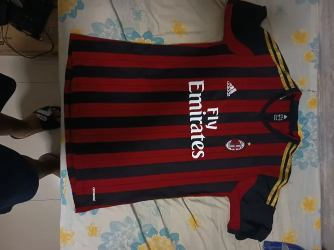 Camisa de futebol Milan