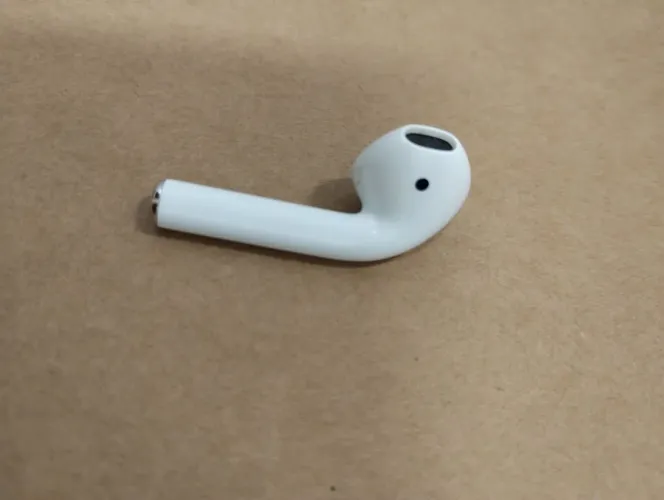 Airpods lado esquerdo A2031
