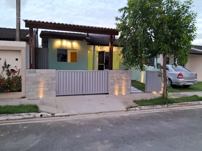 Vende-se casa toda reformada no Condomínio Lírios, Cidade Universitária em Maceió no