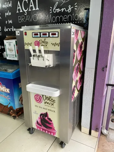 Vendo Máquina de sorvete e açaí Cabral Soft 3 CI (Alta produção)