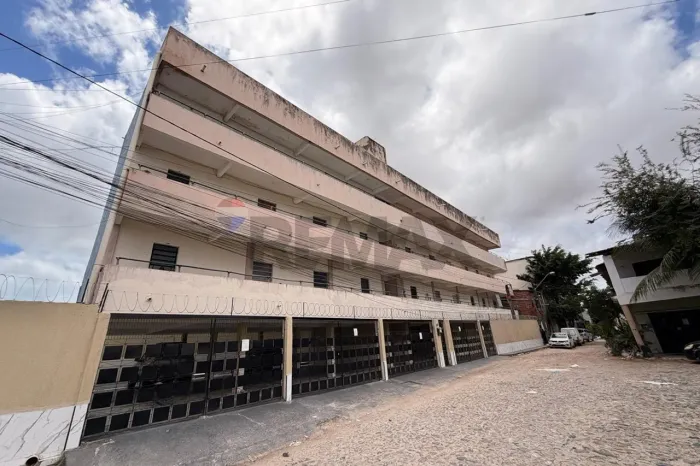 Apartamento 2 Quartos para Aluguel em Fortaleza