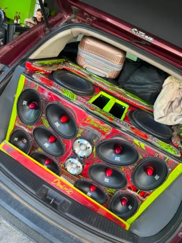 Som automotivo