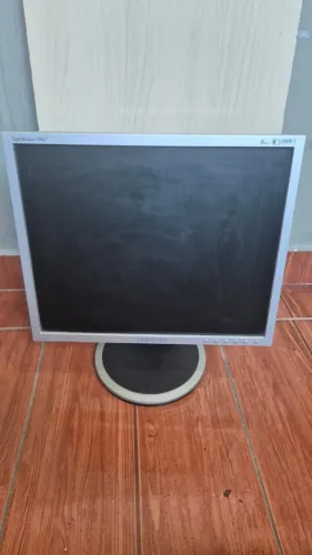 Monitor Samsung 17 polegadas - Modelo 740N + 2 mouses 