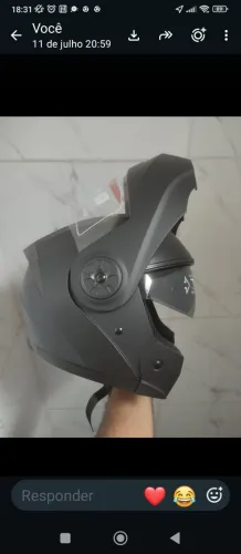 Capacete escamoteável estilo Robocop da Helmets