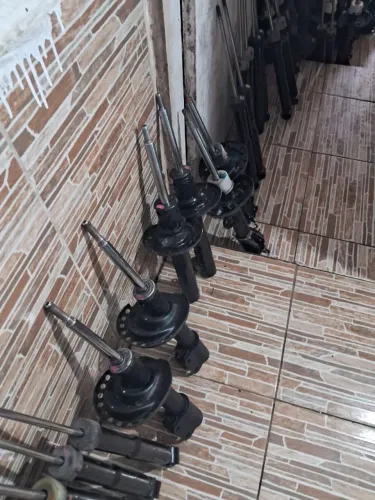 Tania suspensao amortecedores de carros pequemos de leilaos semi novo  150 o par extra 