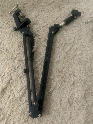 Suporte de braço articulado pará microfones