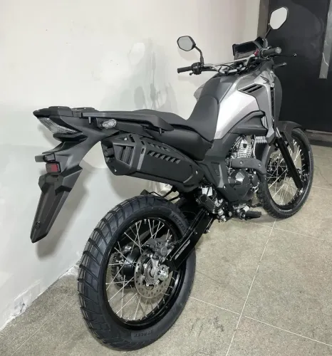 HONDA SAHARA 300 2025 ? 1.000 KM