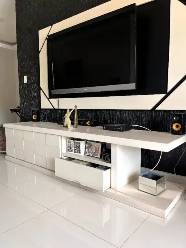 Rack para TV com Porta de Correr Branco