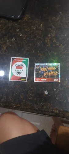 figurinha da copa Brasil 1962 lendaria e figurinha brilhante do Iraque 