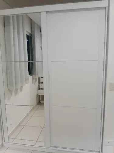 Roupeiro semi novo em perfeito estado por apenas 150 reais!