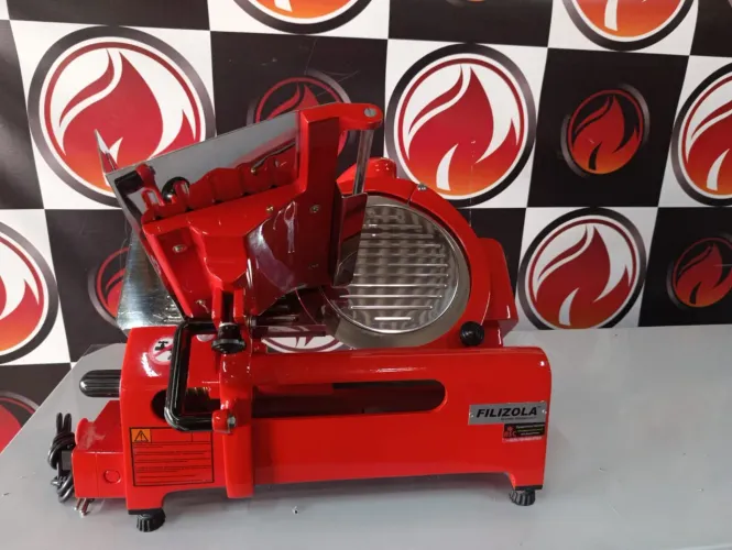 Cortador de frios manual Filizola  101s lâmina 30 cm cor vermelho  reformando