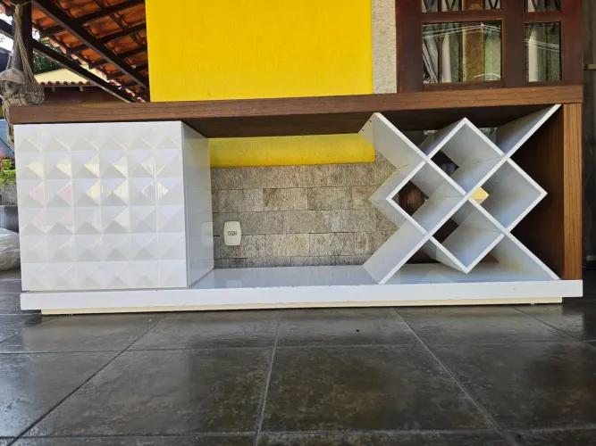 Armário Buffet com 2,00 m(C) X 0,44 m (L) X 0,77 m (A) Branco Laqueado e amadeirado premio