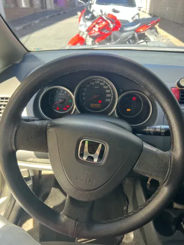 Honda Fit LX 1.4/ 1.4 Flex 8v/16v 5P Aut. 2004