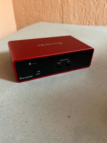 INTERFACE DE ÁUDIO FOCUSRITE SCARLETT SOLO 3ª GERAÇÃO