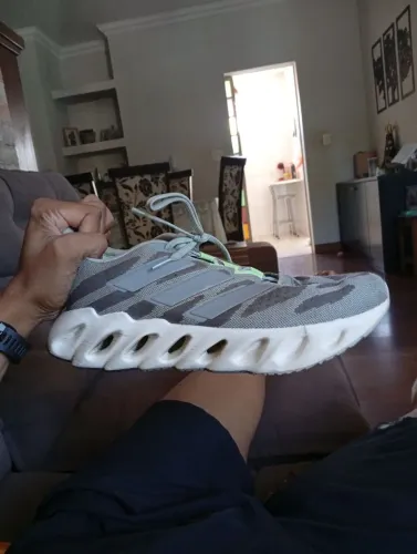 Tênis Adidas masculino Continental