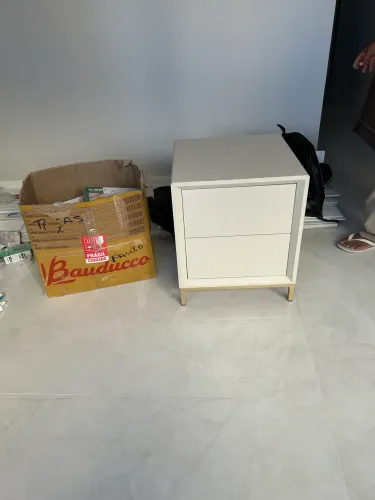  Vendo duas mesas de cabeceira MDF laka nova 