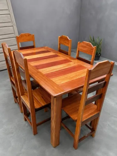 Mesa Toda de Madeira de Primeira
