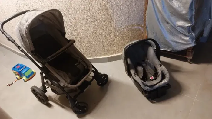 Carrinho Cosco com Bebe Conforto e Base para Veículo
