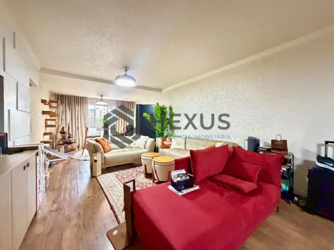 Apartamento com varanda na Enseada, Guarujá